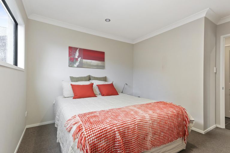 Photo of property in 21 Corsica Way, Karaka, Papakura, 2113