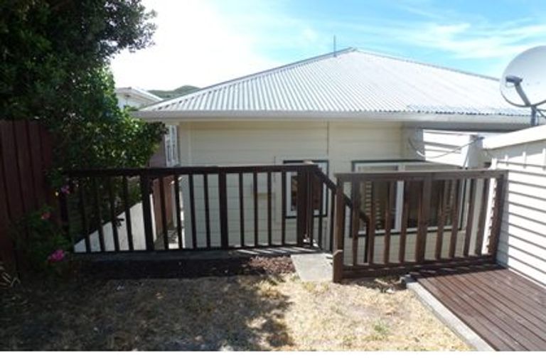 Photo of property in 38 Eden Street, Island Bay, Wellington, 6023