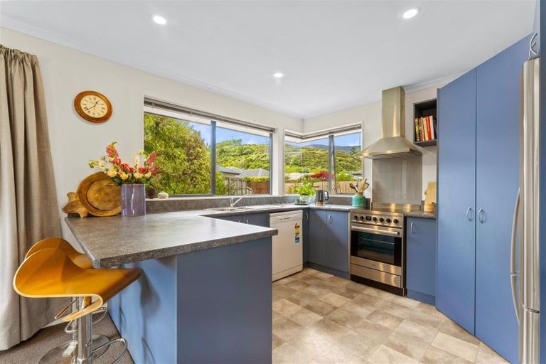 Photo of property in 8 Ngawhatu Road, Stoke, Nelson, 7011