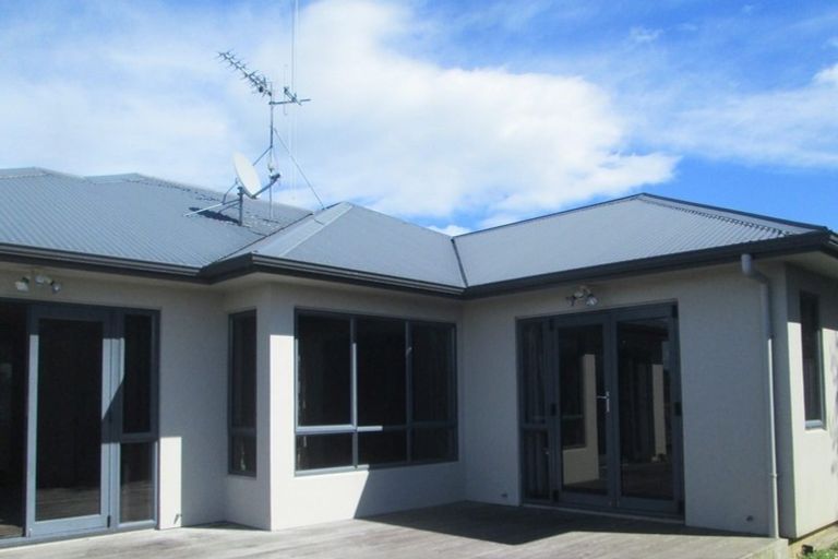 Photo of property in 48 Farnborough Drive, Nawton, Hamilton, 3200