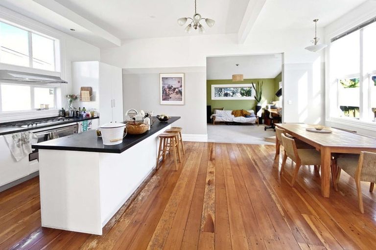 Photo of property in 85 Te Wharepouri Street, Berhampore, Wellington, 6023