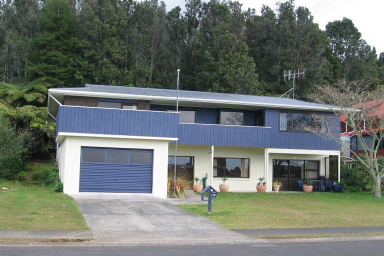 Photo of property in 115 Park Avenue, Whangamata, 3620
