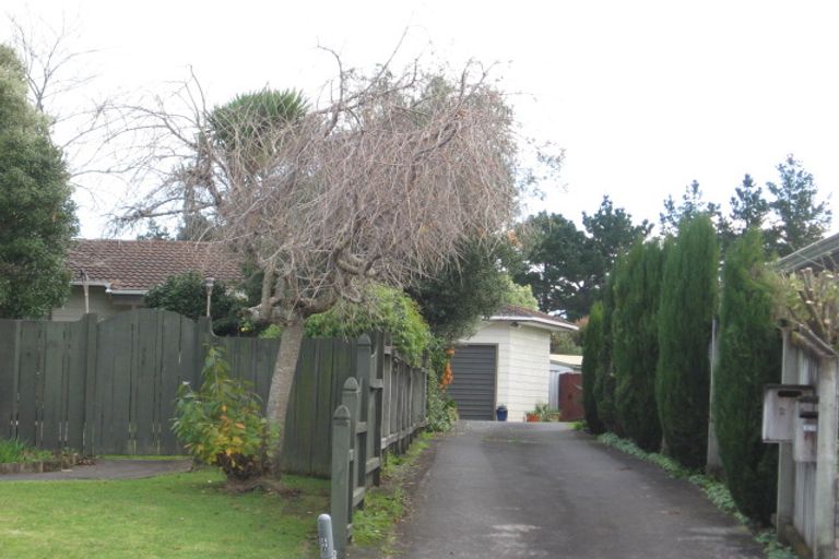Photo of property in 1/43 Carnoustie Drive, Wattle Downs, Auckland, 2103
