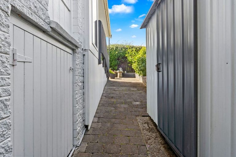 Photo of property in 1/4a Dallinghoe Crescent, Milford, Auckland, 0620