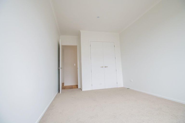 Photo of property in 42 Taikura Avenue, Red Beach, 0932