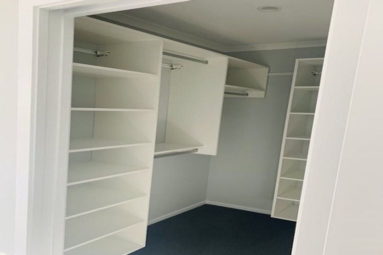 Photo of property in 28 Koru Loop, Paraparaumu, 5032