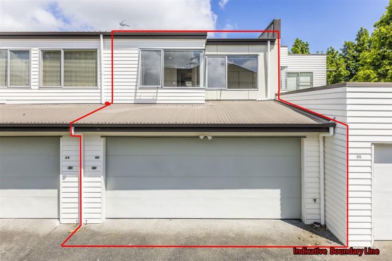 Photo of property in 37 The Track, Takanini, 2112