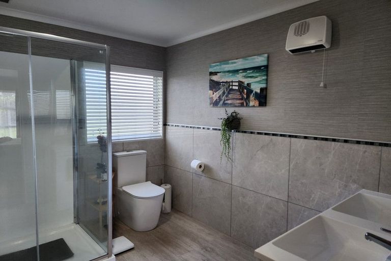 Photo of property in 23 Saint Laurent Way, Ohau, Levin, 5570