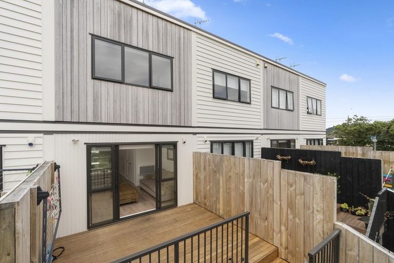 Photo of property in 6/2 Brandon Road, Glen Eden, Auckland, 0602