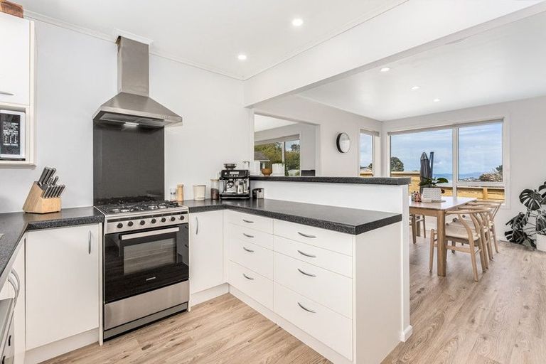 Photo of property in 10 Christchurch Crescent, Kelson, Lower Hutt, 5010