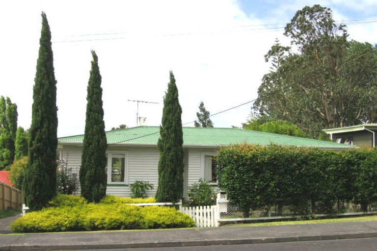 Photo of property in 1/39 Lancaster Road, Beach Haven, Auckland, 0626