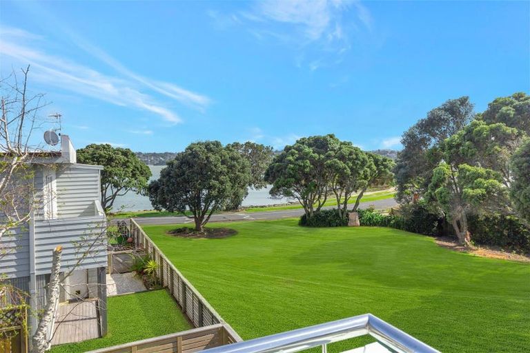 Photo of property in 1/37 Kiwi Esplanade, Mangere Bridge, Auckland, 2022