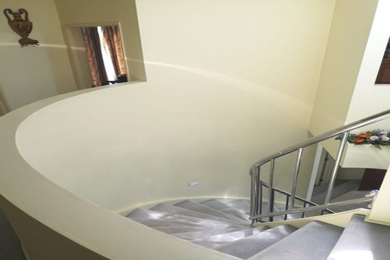 Photo of property in 36 Loloma Drive, Half Moon Bay, Auckland, 2012