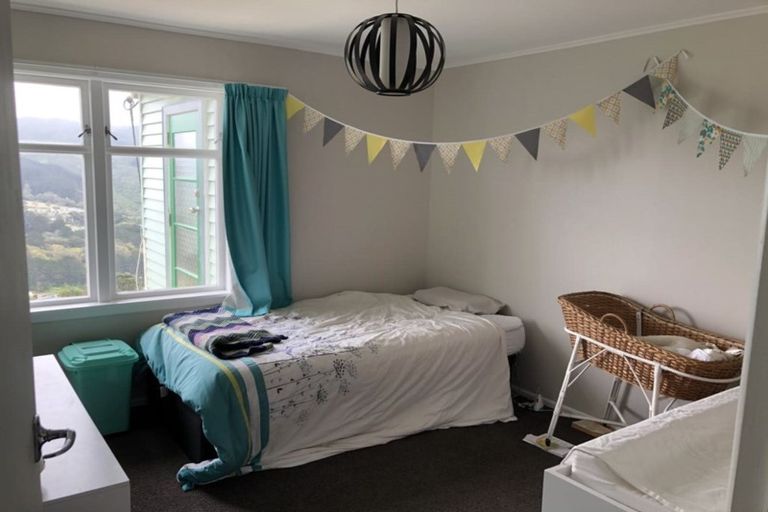 Photo of property in 17 Bedford Street, Northland, Wellington, 6012