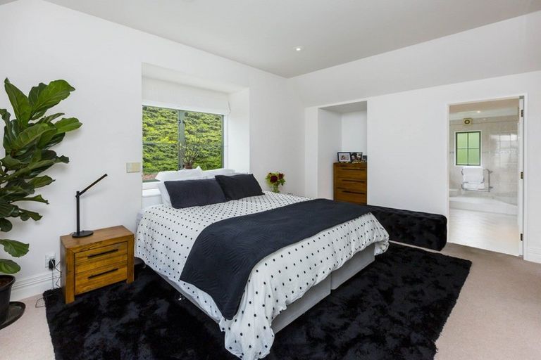 Photo of property in 95 Viewmont Drive, Harbour View, Lower Hutt, 5010