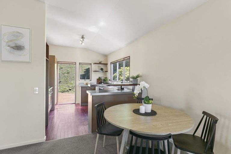 Photo of property in 25 Waverton Terrace, Churton Park, Wellington, 6037