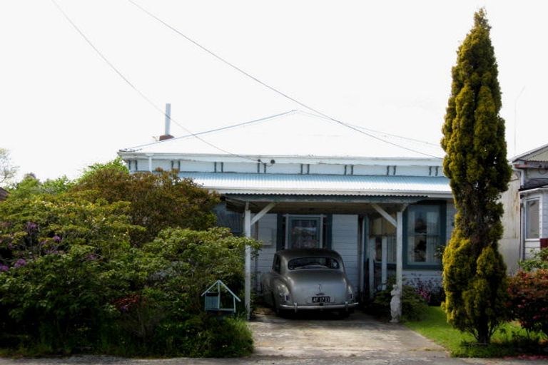 Photo of property in 87 Peel Street, Westport, 7825