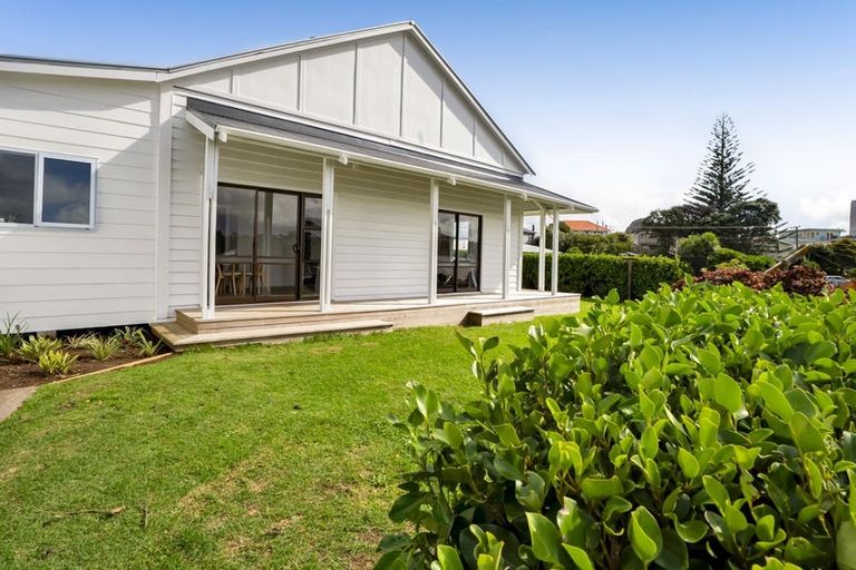 Photo of property in 15e Rospeath Crescent, Spotswood, New Plymouth, 4310