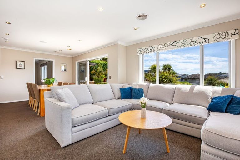 Photo of property in 17 Dusky Crescent, Aotea, Porirua, 5024