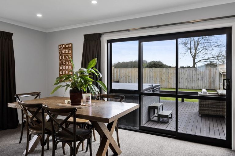 Photo of property in 6 Montague Grove, Stratford, 4332