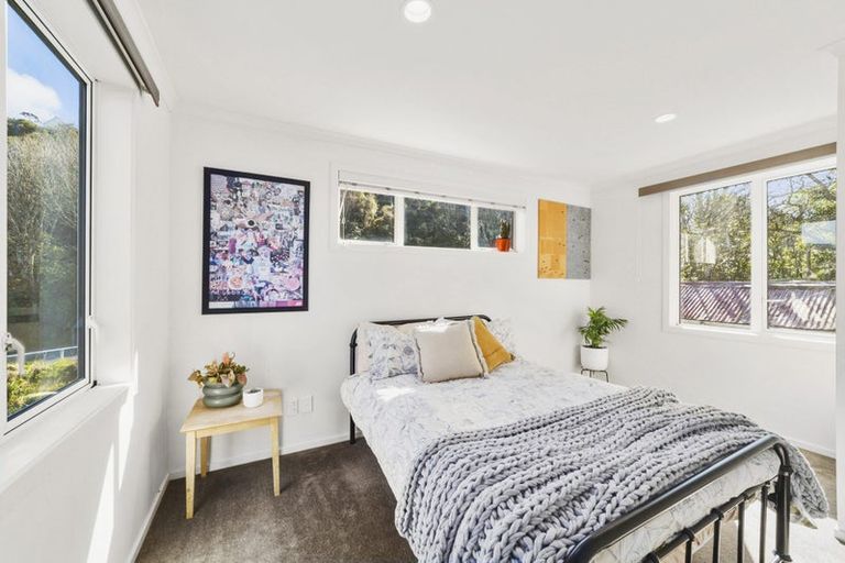 Photo of property in 25 Omar Street, Khandallah, Wellington, 6035