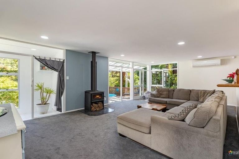 Photo of property in 15 Elmslie Road, Pinehaven, Upper Hutt, 5019