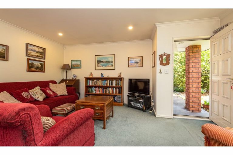 Photo of property in 14 Roslyn Avenue, Mairehau, Christchurch, 8052