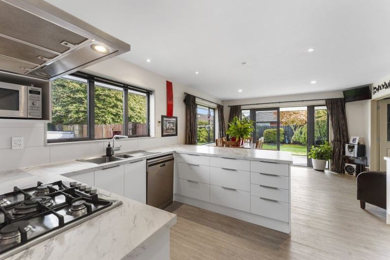 Photo of property in 5 Hideaway Gate, Parklands, Christchurch, 8083