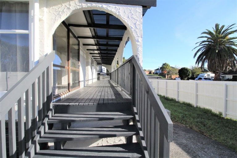 Photo of property in 44 Kervil Avenue, Te Atatu Peninsula, Auckland, 0610