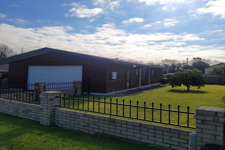 Photo of property in 27 Septimus Place, Henderson, Auckland, 0612
