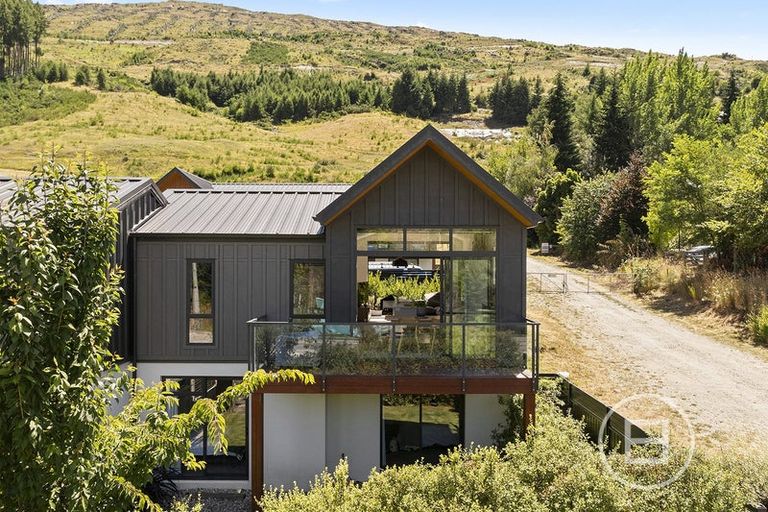 Photo of property in 10 Breaker Lane, Arthurs Point, Queenstown, 9371