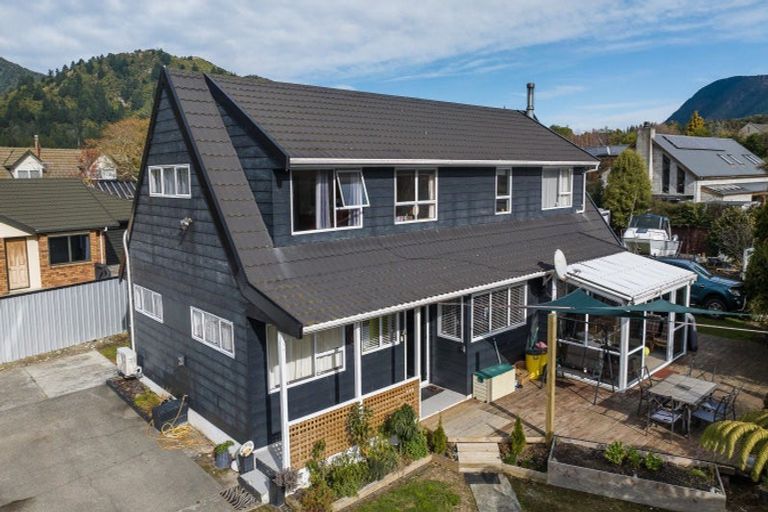 Photo of property in 14a Huia Street, Waikawa, Picton, 7220