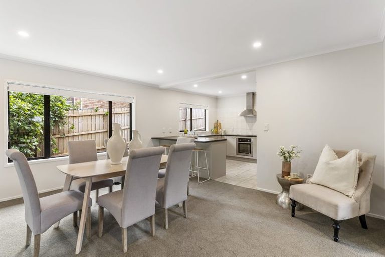 Photo of property in 43 Heathglen Place, Bayview, Auckland, 0629