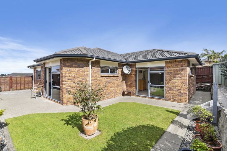 Photo of property in 44 Chesterfield Way, Orewa, 0931