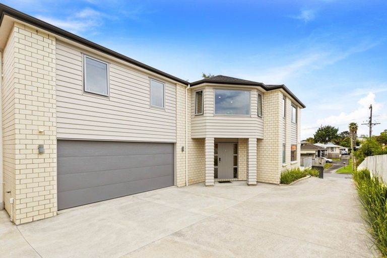 Photo of property in 14a Kotuku Street, Te Atatu Peninsula, Auckland, 0610
