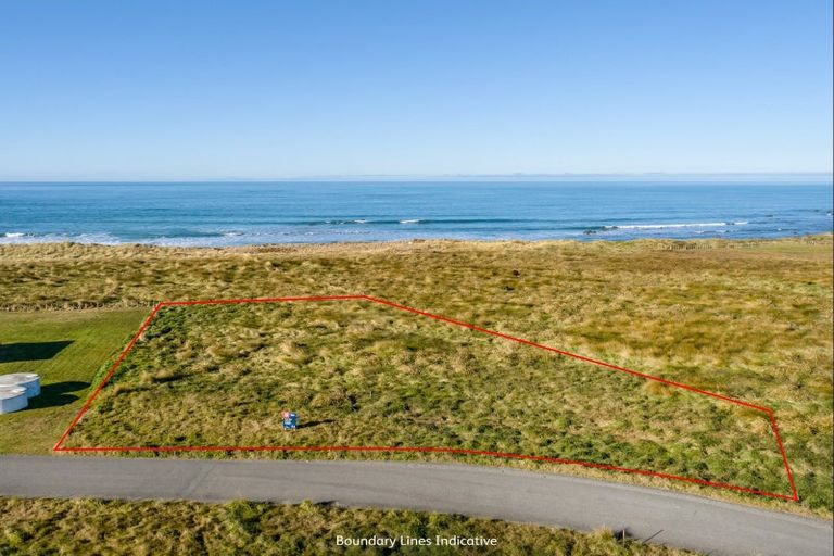 Photo of property in 3 Reefview Way, Flat Point, 5883