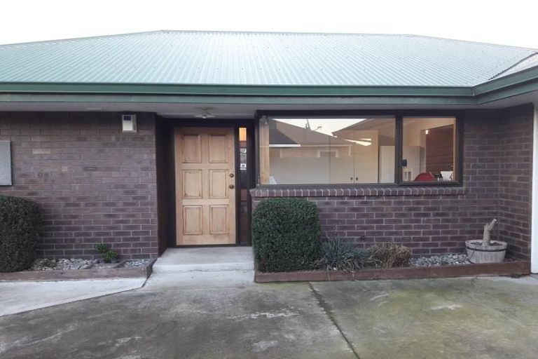 Photo of property in 2/20 Lyndon Street, Riccarton, Christchurch, 8011