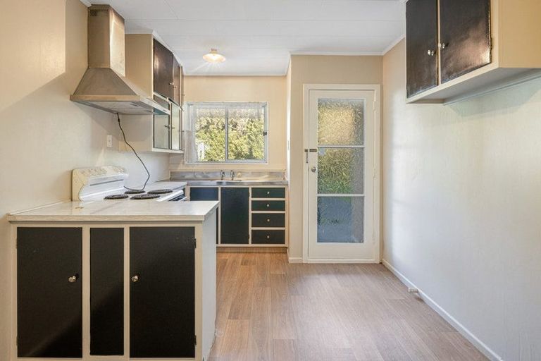 Photo of property in 10f3 Petherick Crescent, Johnsonville, Wellington, 6037