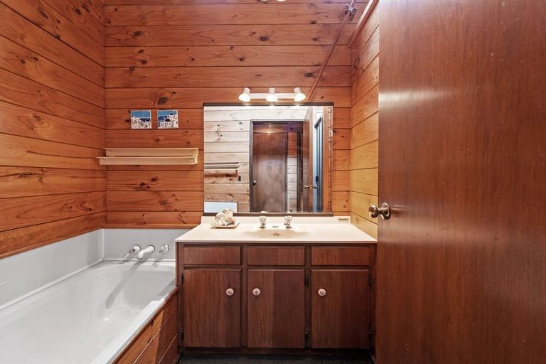 Photo of property in 55 Mere Road, Taupo, 3330