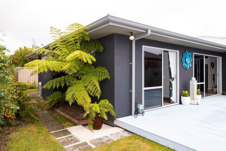 Photo of property in 4 Gregory Grove, Clive, 4102