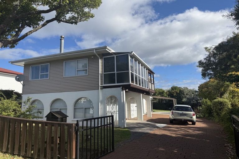 Photo of property in 4 Seakens Way, Glen Eden, Auckland, 0602