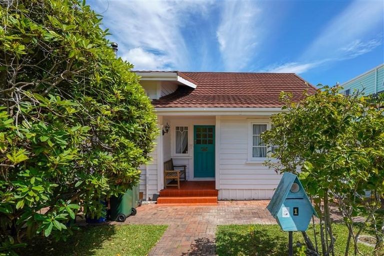 Photo of property in 1 Moana Avenue, Bayswater, Auckland, 0622