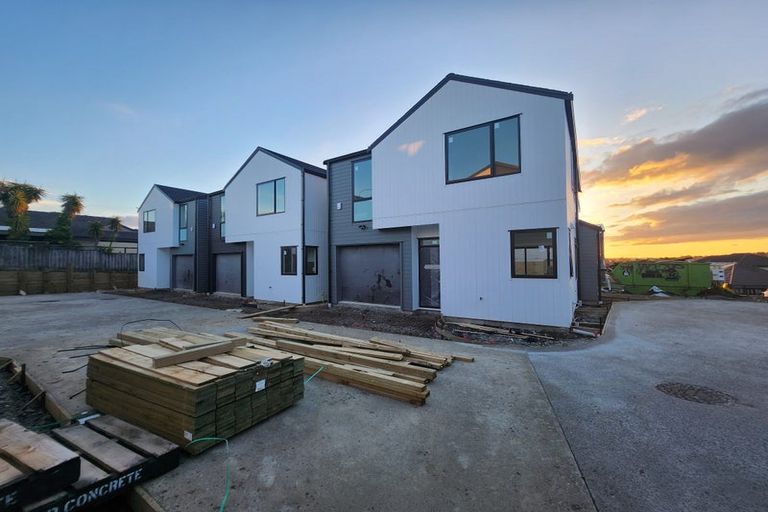 Photo of property in 15 Matterhorn Crescent, Northpark, Auckland, 2013