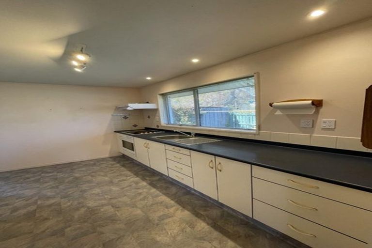 Photo of property in 1/23 Dovedale Avenue, Ilam, Christchurch, 8041