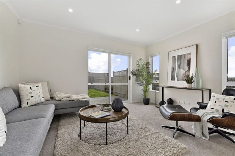 Photo of property in 7 Pepene Avenue, Takanini, 2112
