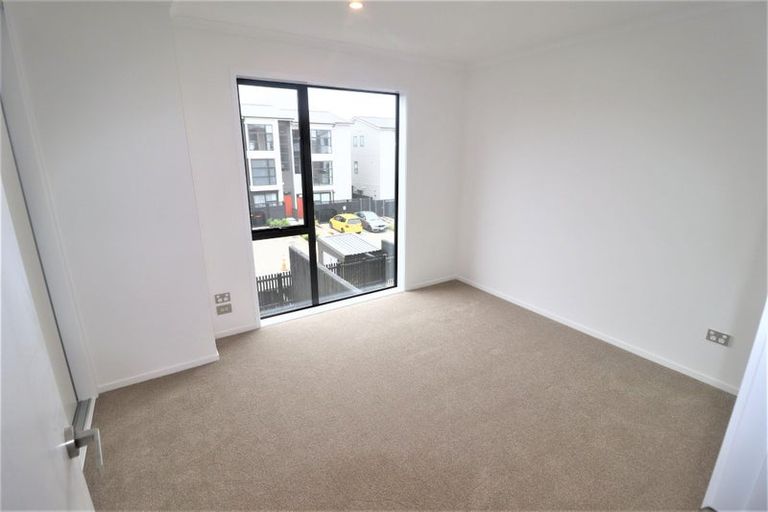 Photo of property in 34 Hobsonville Point Road, Hobsonville, Auckland, 0616