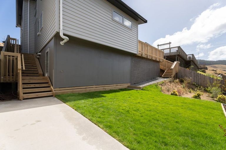 Photo of property in 69 Atherton Terrace, Churton Park, 6037
