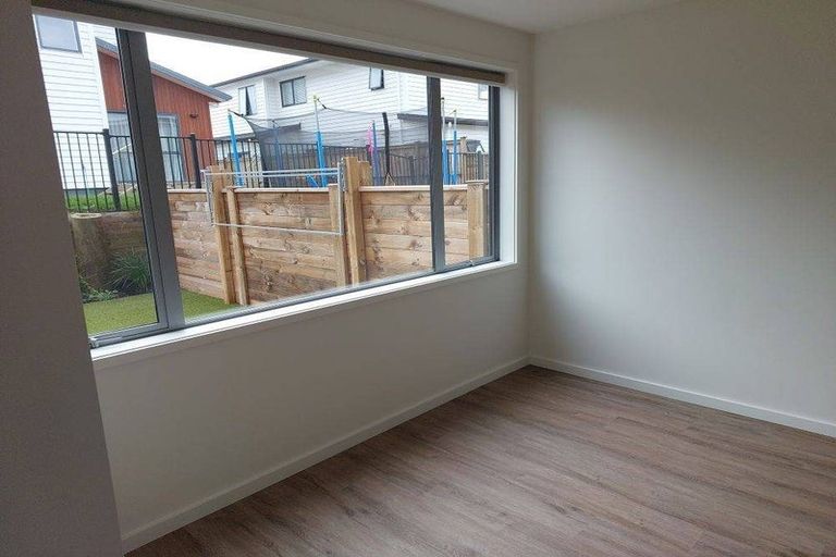 Photo of property in 15 Gunn Way, Hobsonville, Auckland, 0616