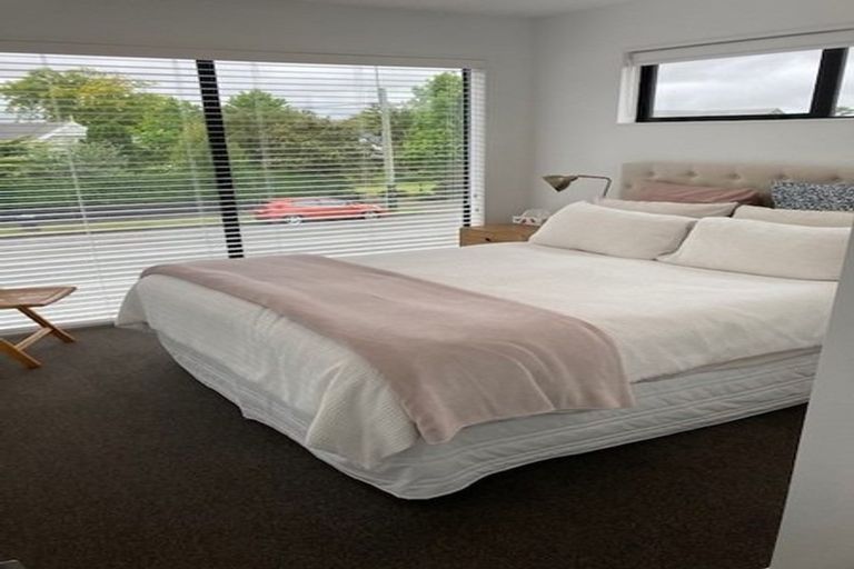 Photo of property in 1/242 Edgeware Road, Edgeware, Christchurch, 8013