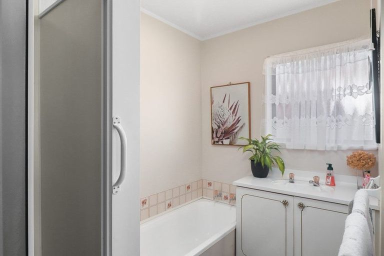 Photo of property in 1b Inverell Place, Mount Maunganui, 3116